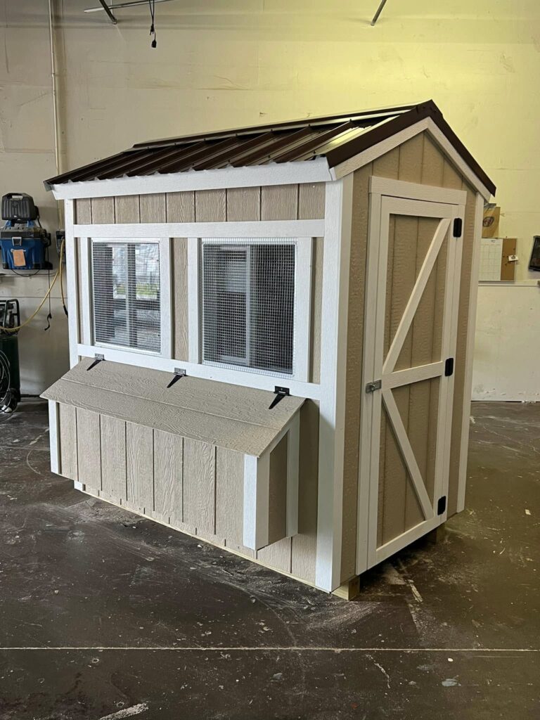 4x6 Chicken Coop with External Nesting Boxes