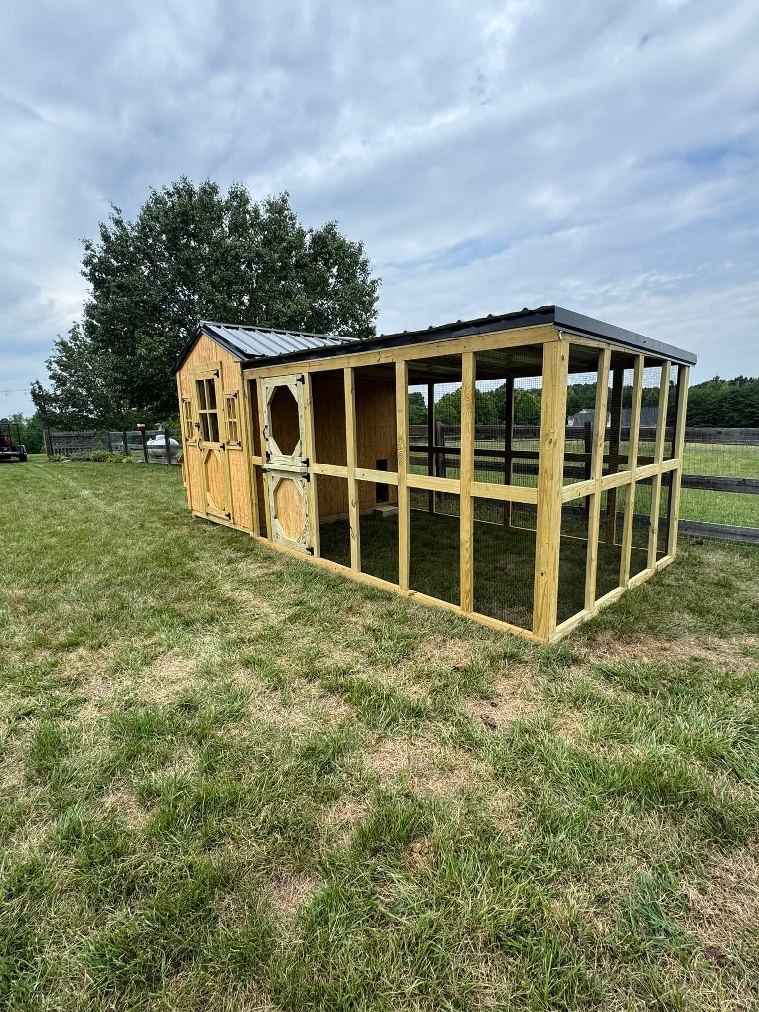 6x8 Large Chicken Coop with enclosed run