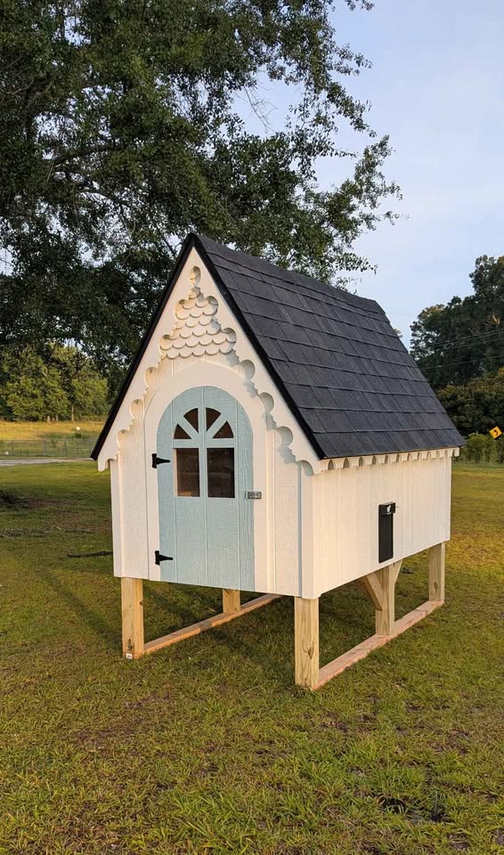 4x4 Chicken coop with run for sale
